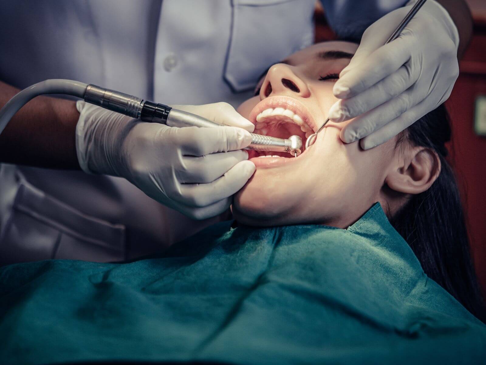 Warning Signs You Should See A Dentist Immediately