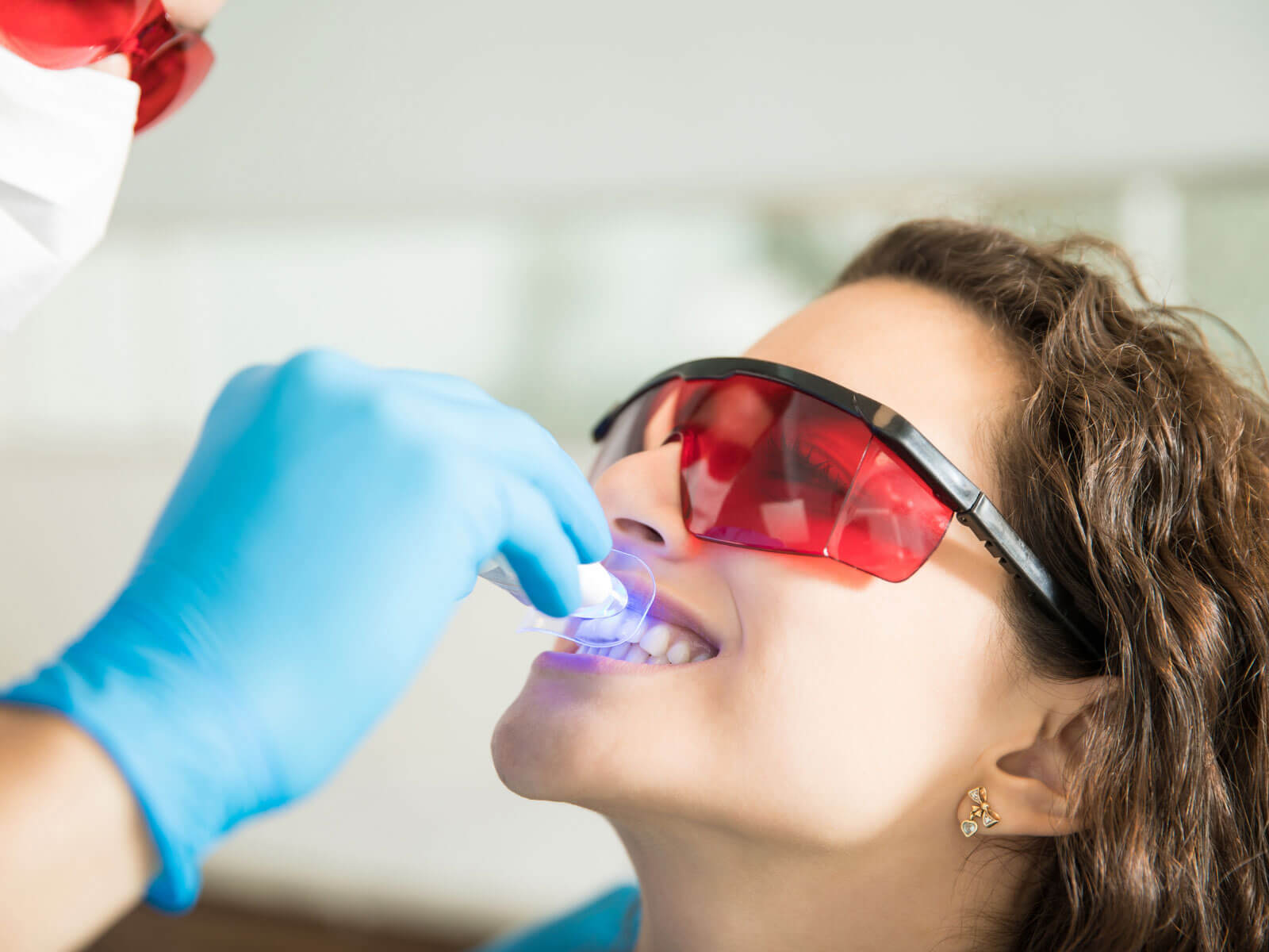 What Is Laser Teeth Cleaning? Benefits & What to Expect